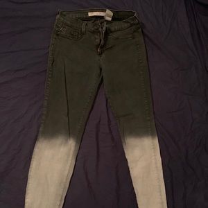 Two-toned skinny jeans